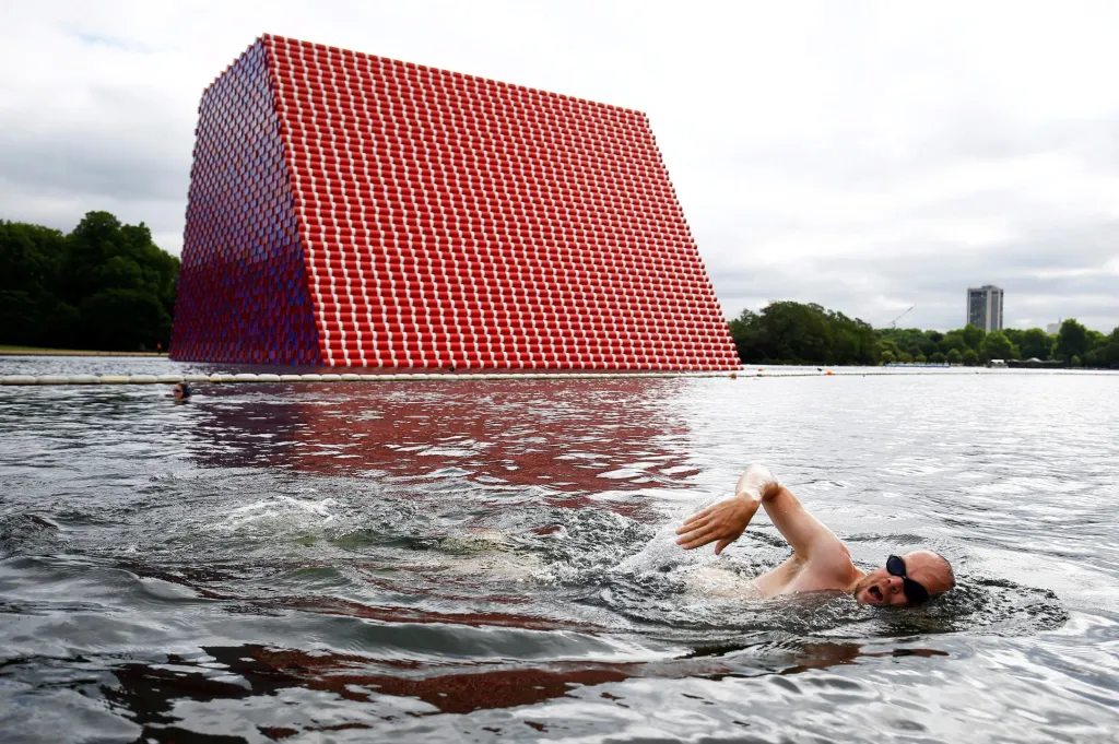 Jedna z posledních Christových uměleckých realizací byla The London Mastaba v londýnském Hyde Parku. Dílo představil v roce 2018