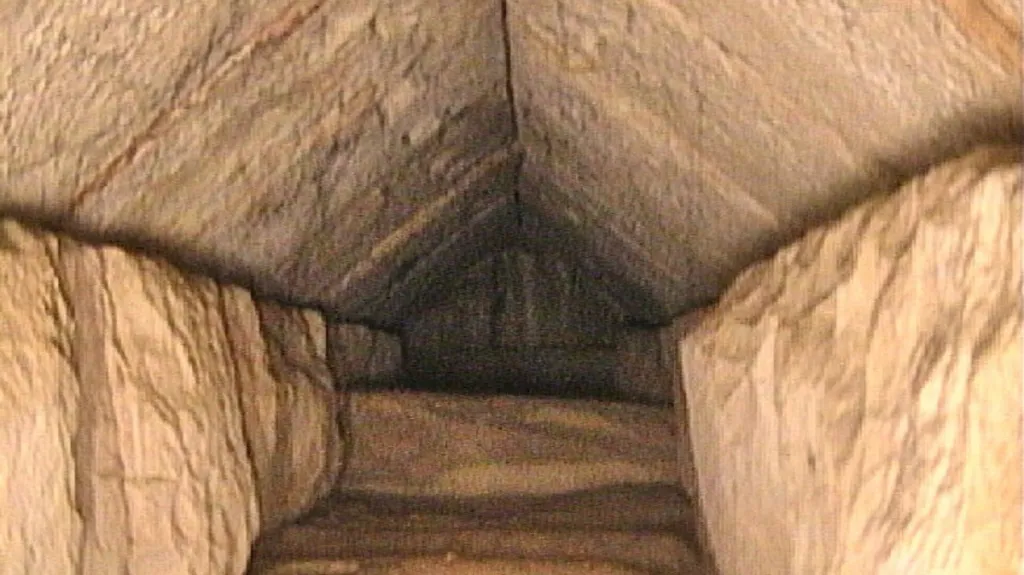 Nově objevená chodba ve Velké pyramidě