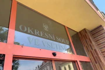Posudek znalce k otravě Bečvy je plný nepravd a spekulací, tvrdí obhajoba