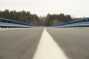 Policie obvinila osm lidí kvůli zakázkám středočeských silničářů