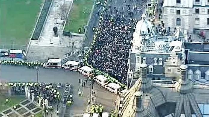 Protestní pochod britských studentů