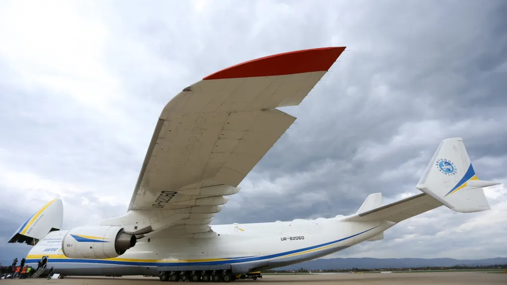 An-225