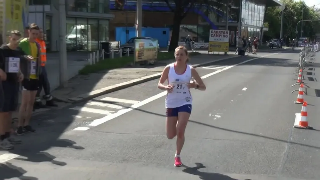 Jedna z účastnic juniorského maratonu