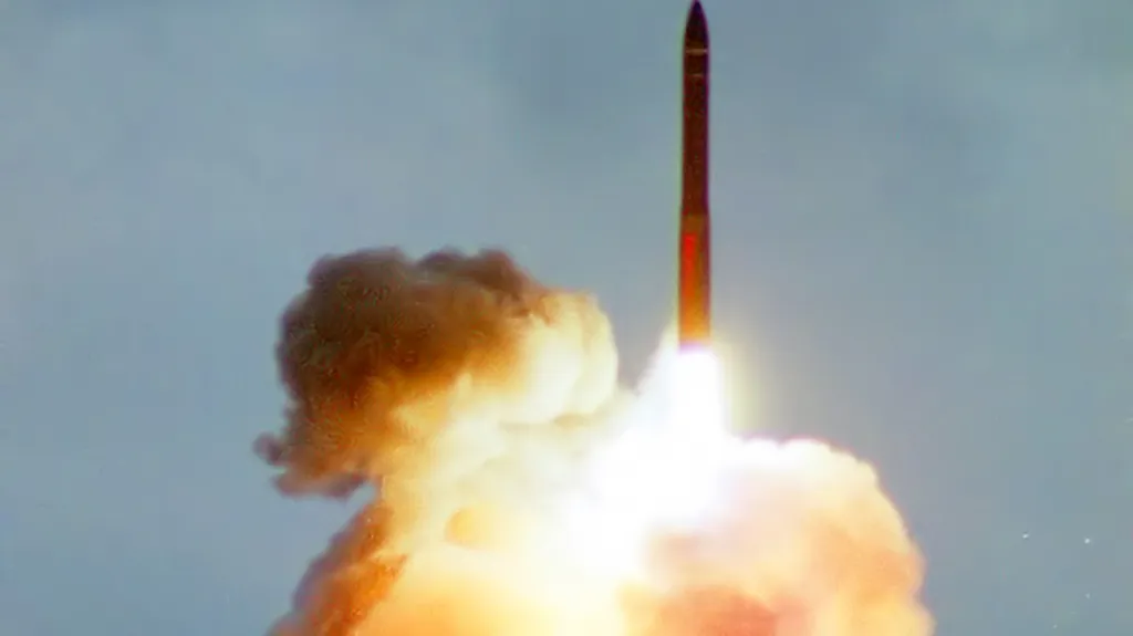 Start ruské mezikontinentální balistické rakety Topol-M