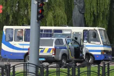Policie zadržela ozbrojence, který se v ukrajinském Lucku zmocnil autobusu s rukojmími