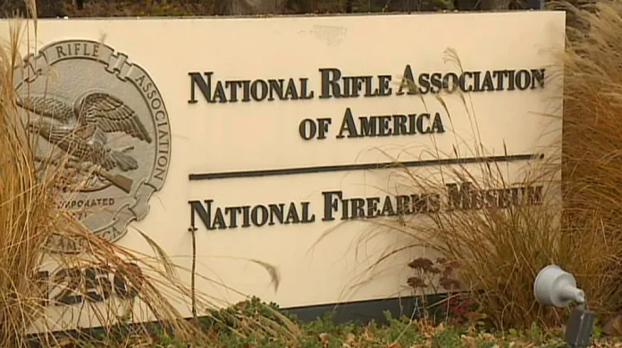 Národní asociace držitelů střelných zbraní (NRA)