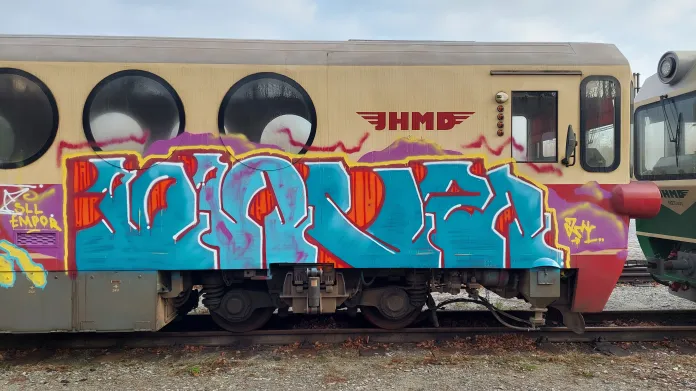 Graffiti na vlaku JHMD