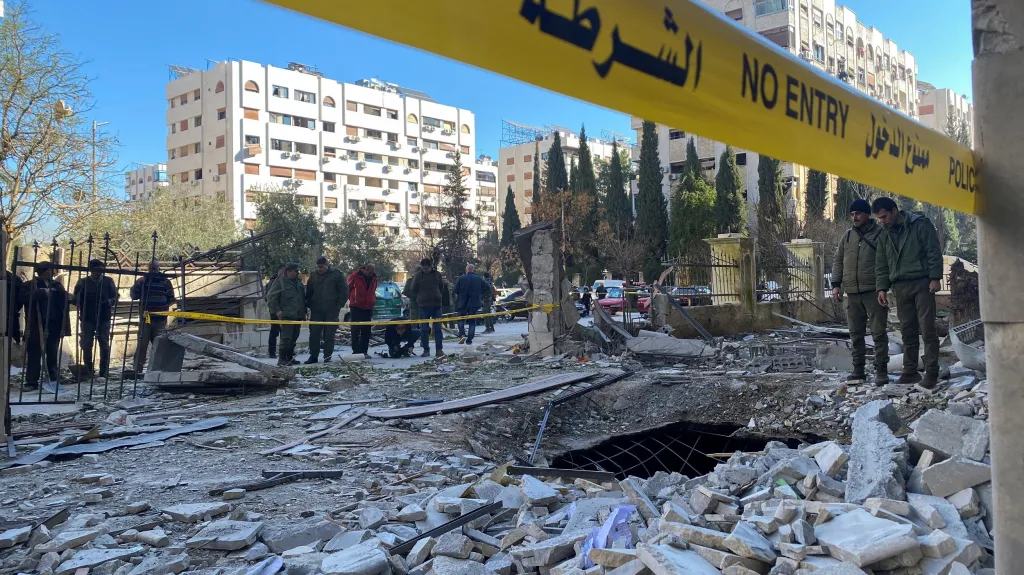 Následky raketového útoku v centru Damašku
