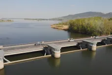 Řidičům mířícím do Rakouska se od března cesta protáhne. Most přes Novomlýnské nádrže se uzavře