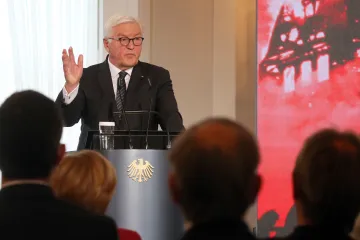 Devátý listopad je světlý i temný, připomněl Steinmeier výročí pádu berlínské zdi i křišťálové noci