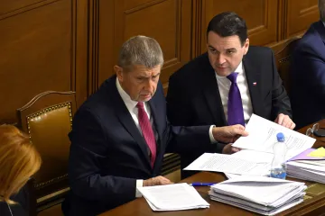 Sněmovna začne jednat o opozičním návrhu na vyslovení nedůvěry vládě