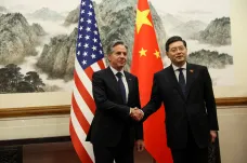 Blinken se v Pekingu setkal s čínským protějškem. USA hodnotí jednání jako konstruktivní