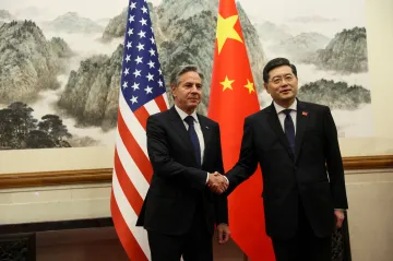 Blinken se v Pekingu setkal s čínským protějškem. USA hodnotí jednání jako konstruktivní