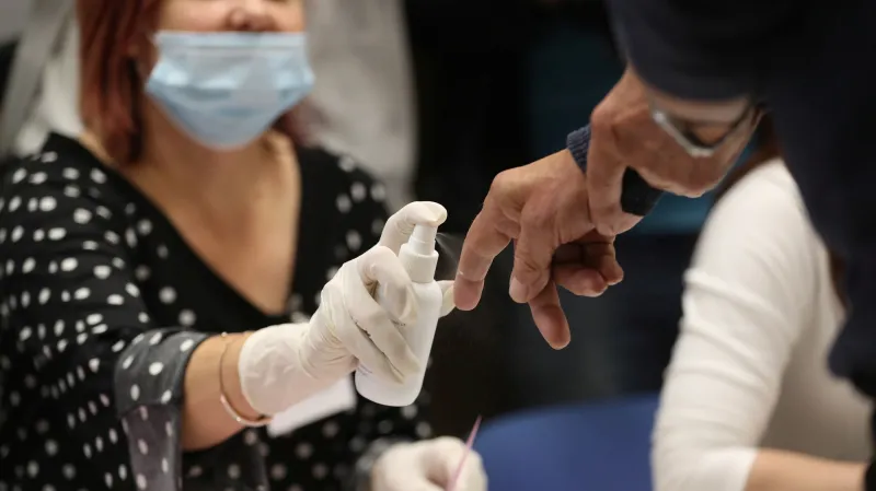 Volby v Srbsku provázejí přísná hygienická opatření