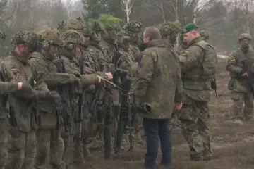 Německo bylo váhavcem, teď patří k zemím podporujícím Ukrajinu nejvíce. Muselo překročit stín minulosti