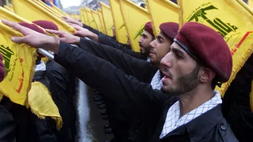 Ozbrojenci z Hizballáhu slibují vést svatou válku s židovským státem (snímek z roku 2002)