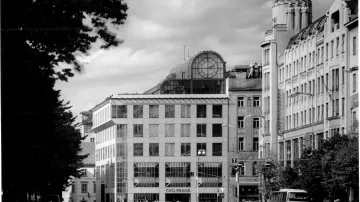Budova ČKD na archivní fotografii