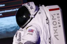 Astronaut nosí Pradu. Skafandry pro misi na Měsíc navrhla italská značka