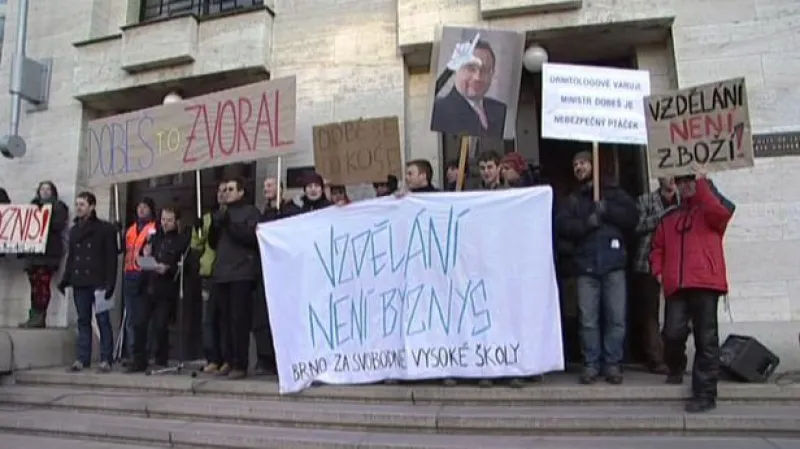 Stovky studentů protestovaly v rámci Týdne neklidu