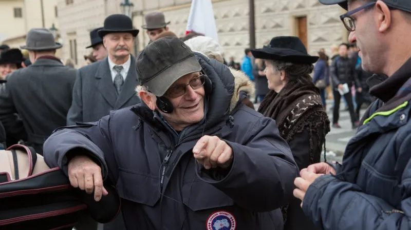 Režisér Jiří Svoboda při natáčení filmu Rašín