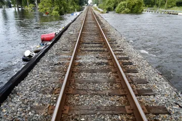 Celkové škody zřejmě přesáhnou Katrinu, guvernér mluví o 125 miliardách dolarů