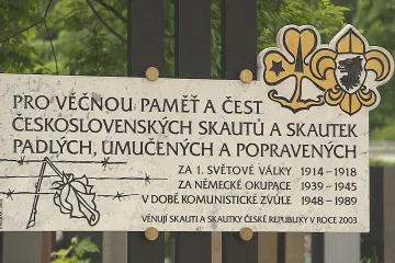 Ve Strašnicích obnovili památník věnovaný mučeným i popraveným skautům