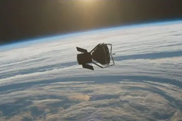 Vesmírný popelář je na orbitě. Japonská družice chce uklidit odpad kolem planety