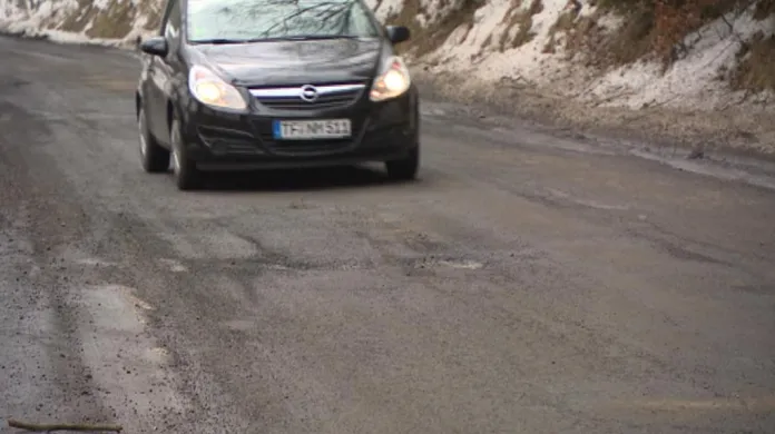 Budou peníze na opravy silnic v Karlovarském kraji?