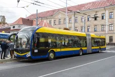 Českobudějovický dopravní podnik koupí 35 nových trolejbusů od Škody, budou jezdit i bez drátů