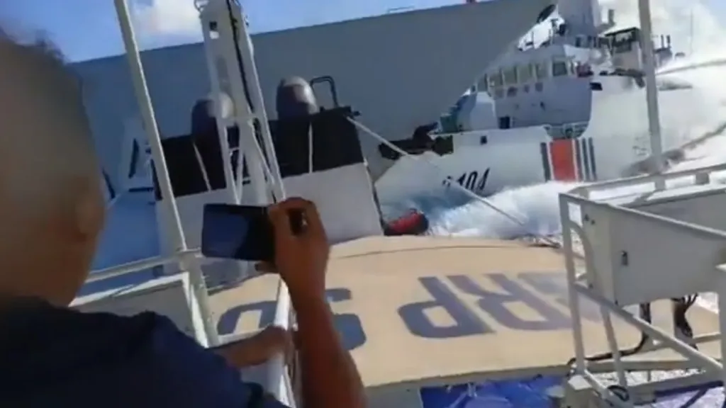 Kolize dvou čínských lodí v Jihočínském moři