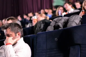 Pražskou Noc reklamožroutů si tradičně užili hlavně mladí diváci