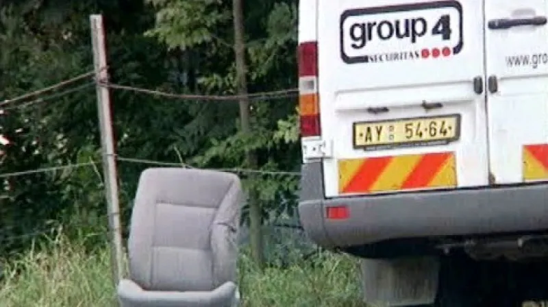Přepadené vozidlo bezpečnostní agentury Group 4 Securitas.