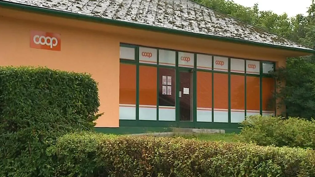 Uzavřená vesnická prodejna