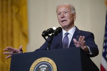 Amerika je zpátky, slíbil Biden úzkou spolupráci s EU a NATO. Kritizoval chování Ruska