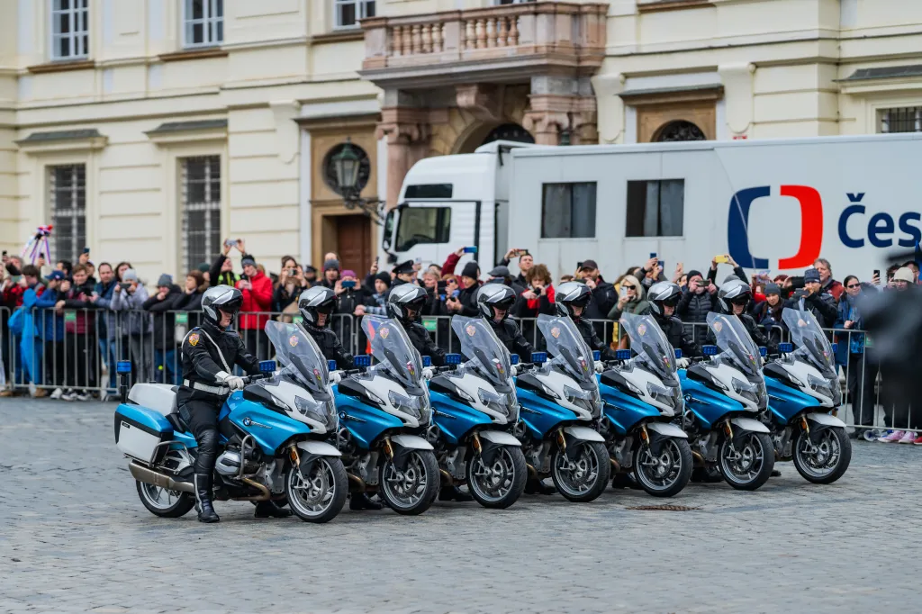 Policejní doprovod prezidenta Pavla