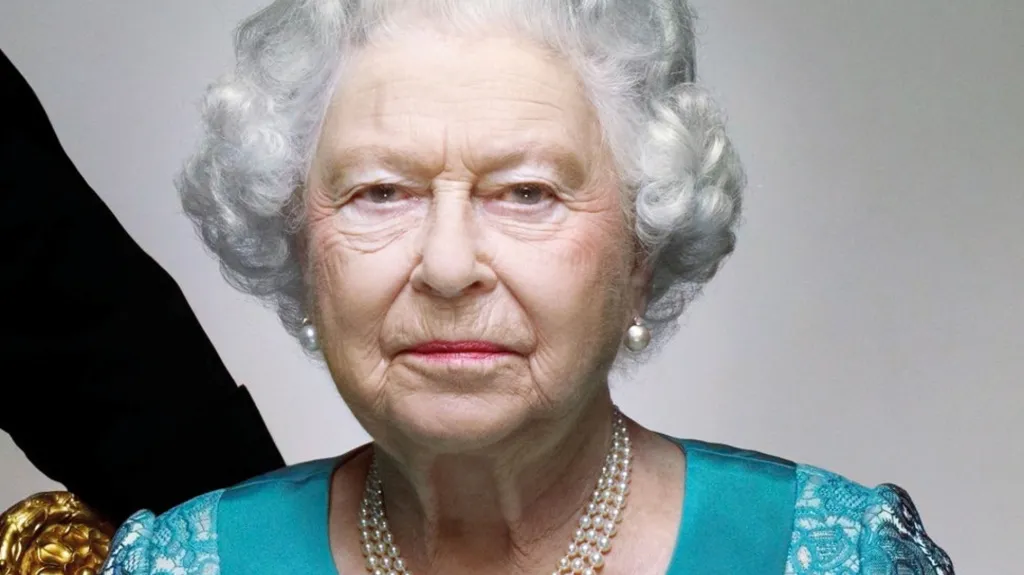 Alžběta II. na novém oficiálním snímku