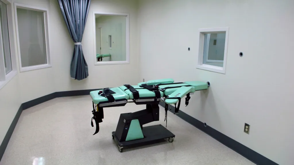 Komora pro vykonání trestu smrti v kalifornské věznici San Quentin