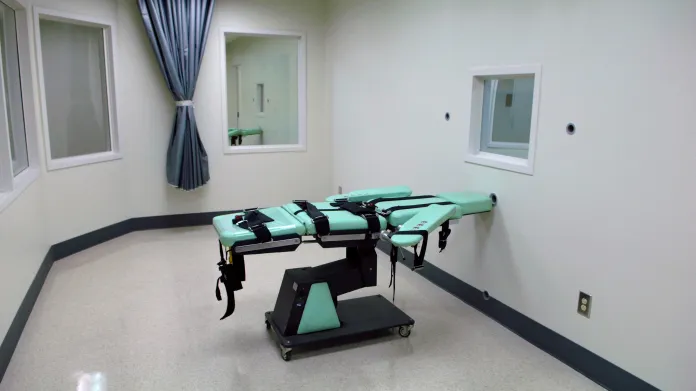 Komora pro vykonání trestu smrti v kalifornské věznici San Quentin