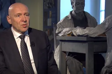 „Předáte kosti a oblečení a řeknete: to je váš manžel,“ vzpomíná bývalý vyšetřovatel na válku v Jugoslávii