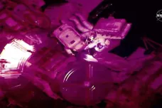Astronauti na ISS opravují přístroj na hledání antihmoty. Třetí fázi mají úspěšně za sebou