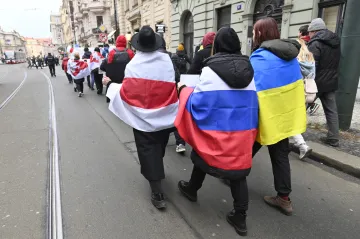 Bělorusové a Rusové žijící na Ukrajině si někdy musí hledat nový domov. Ruší jim povolení k pobytu