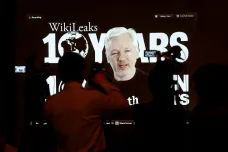 WikiLeaks slibuje další data, která zahýbou volbami v USA