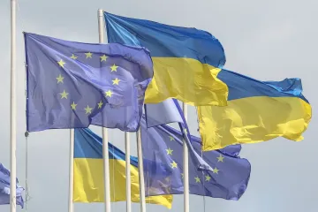 Státy EU finálně schválily půjčku pro Ukrajinu i dvacátý balík sankcí proti Rusku