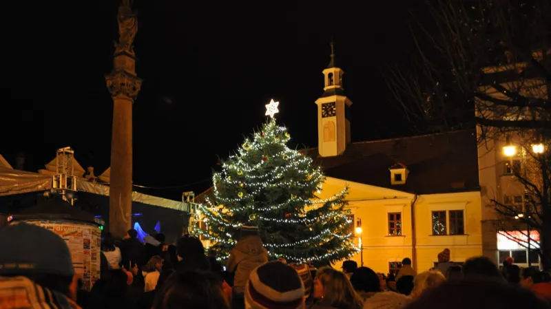 Rozsvícení vánočního stromu v Lounech