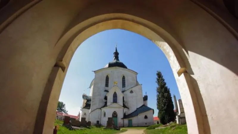 Město Ždár nad Sázavou se vydání Santiniho kaple nebojí