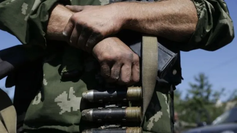 Horizont: Proruští povstalci tlačí armádu k ústupu