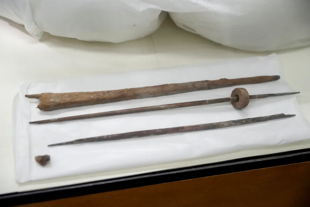 Peruánští archeologové odhalili veřejnosti dokonale zachovalou mumii. Pohřbena mohla být před 1200 lety