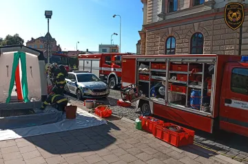 Na gymnáziu v Kroměříži unikla chemická látka. Hasiči evakuovali sedm stovek studentů