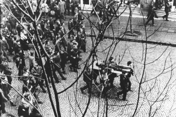 Zdražení potravin vyvolalo před padesáti lety masové demonstrace Poláků