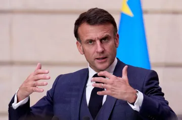 Prolomení fronty a žádost Kyjeva. Macron připustil možnost vyslání západních vojáků na Ukrajinu